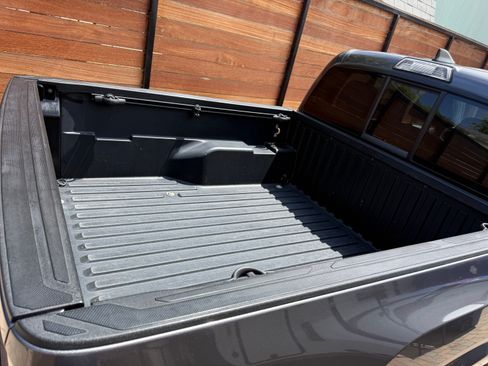 Used 2019 Toyota Tacoma SR5 RWD image 14