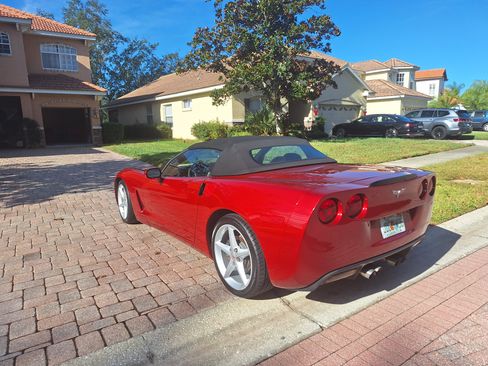 Used 2013 Chevrolet Corvette Convertible w/ 2LT Preferred Equipment Group image 4