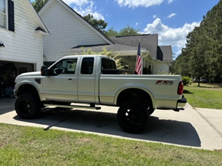 Used 2010 Ford F250 XLT AWD/4WD image 2