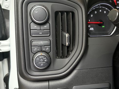Used 2021 Chevrolet Silverado 2500 Custom w/ Custom Value Package AWD/4WD image 11