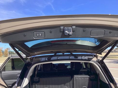 Used 2023 Nissan Pathfinder Platinum w/ Cargo Package image 29