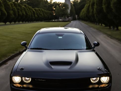 Used 2018 Dodge Challenger R/T w/ Quick Order Package 28P T/A RWD image 12