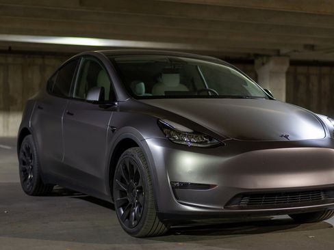 Used 2022 Tesla Model Y Long Range image 4