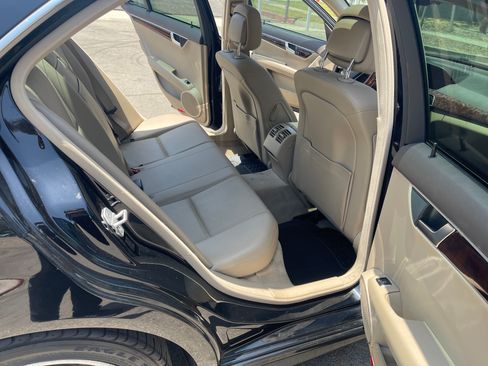 Used 2014 Mercedes-Benz C 250 Sedan image 17
