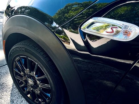 Used 2019 MINI Cooper S w/ Signature Upholstery Package image 9