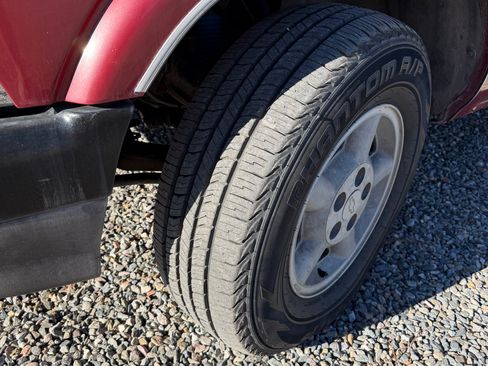 Used 1997 Chevrolet S10 Pickup LS w/ Preferred Equipment Group image 9