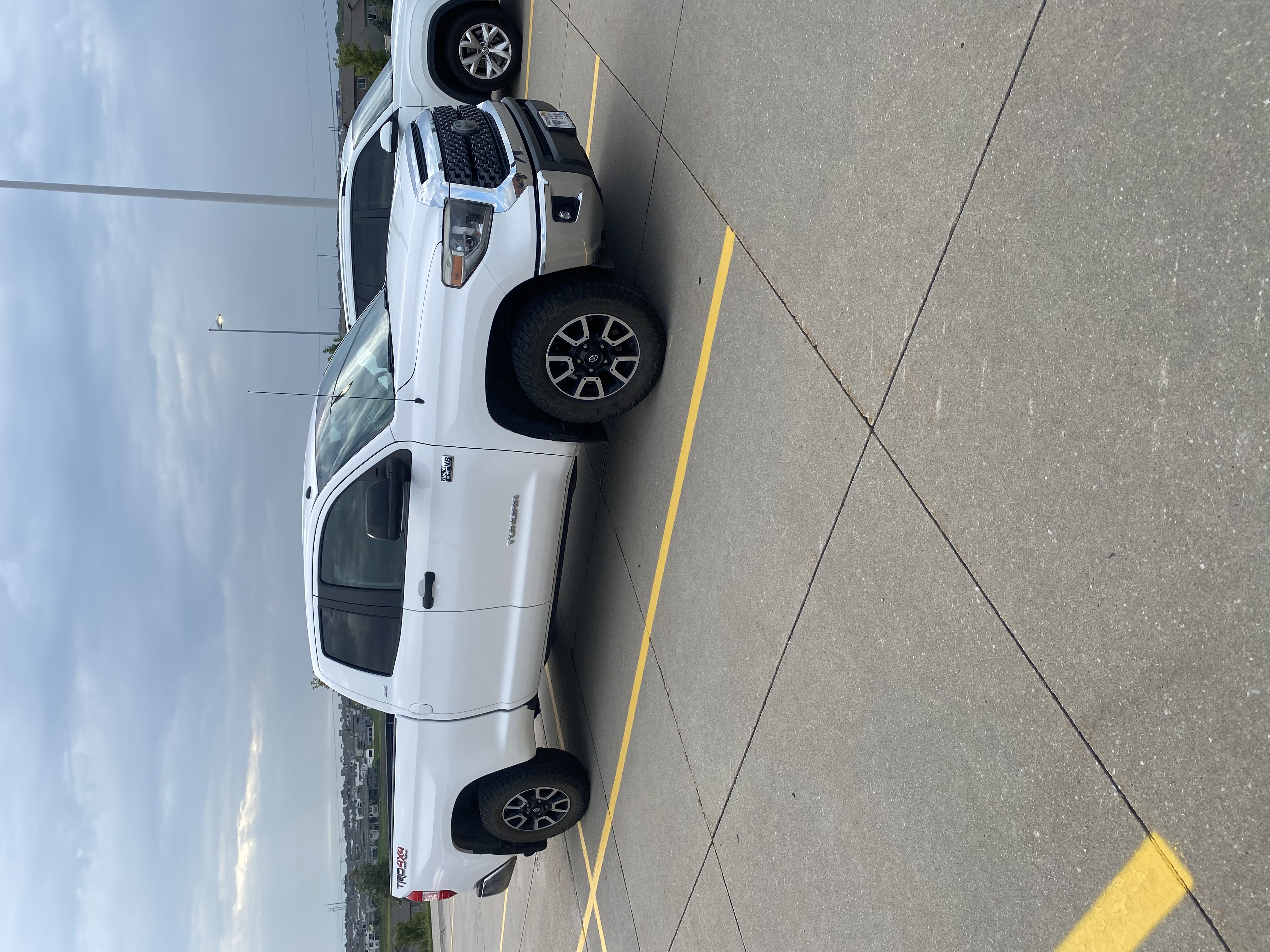 Used 2018 Toyota Tundra SR5 w/ TRD Off Road Package AWD/4WD image 4