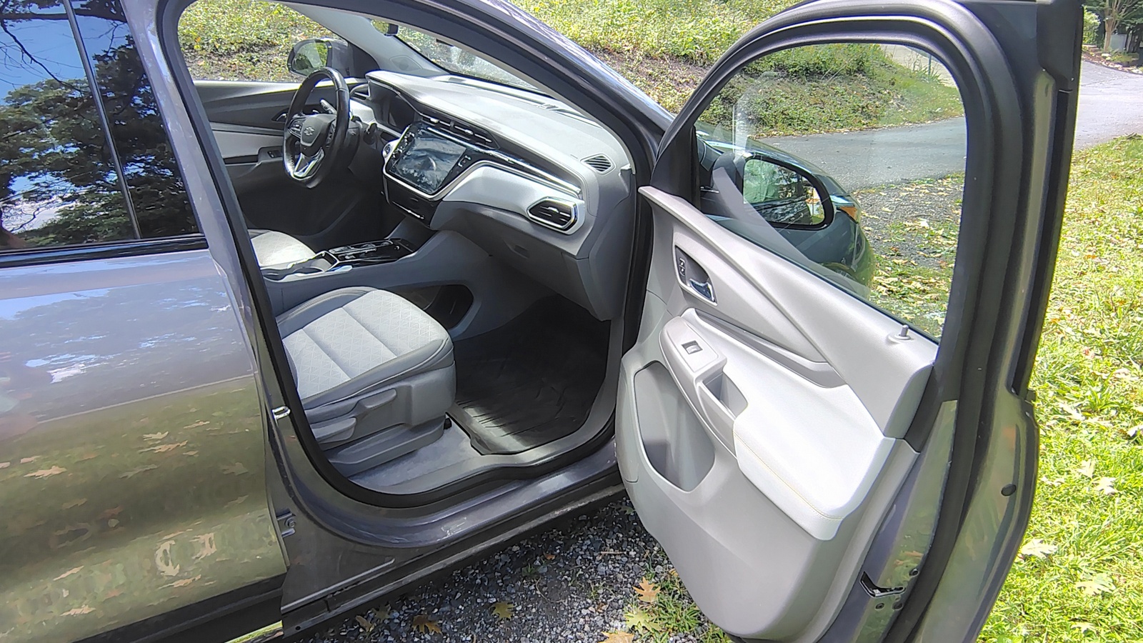 Used 2022 Chevrolet Bolt EUV Premier w/ Super Cruise Package FWD image 30