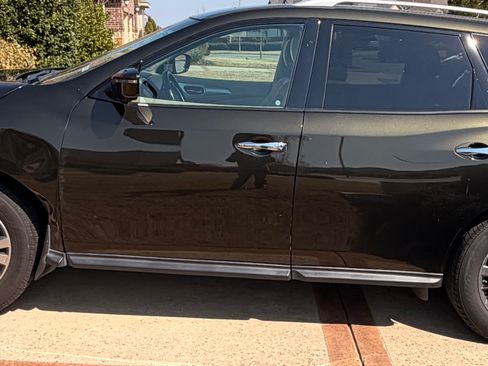 Used 2017 Nissan Pathfinder SL w/ SL Premium Package image 5