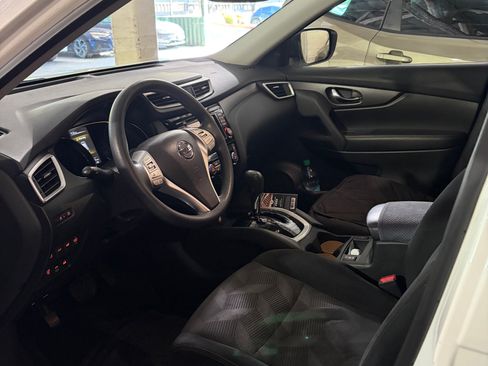 Used 2015 Nissan Rogue SV w/ SV Premium Package AWD/4WD image 9