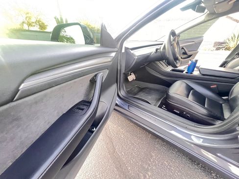 Used 2022 Tesla Model 3 Performance image 17