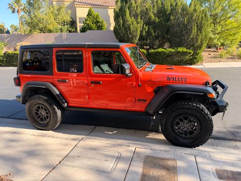 Used 2023 Jeep Wrangler Unlimited Sport w/ Xtreme 35 Tire Package AWD/4WD image 4
