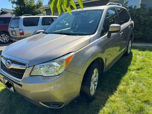 Used 2015 Subaru Forester 2.5i Premium AWD/4WD image 4