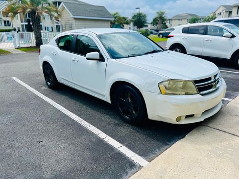 Used 2012 Dodge Avenger SXT FWD image 2