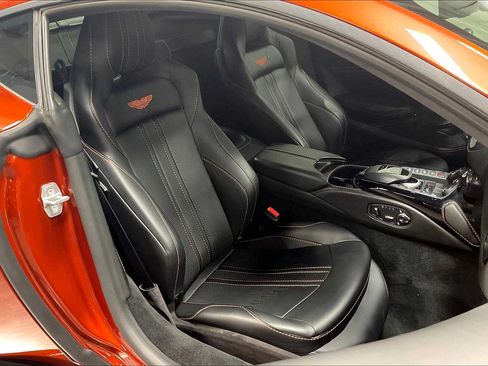 Used 2019 Aston Martin V8 Vantage Coupe 2D image 19