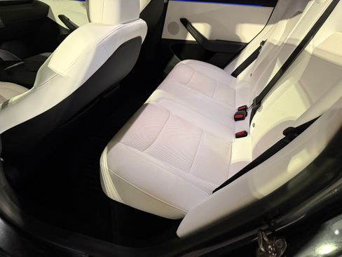 Used 2024 Tesla Model 3 Long Range image 9