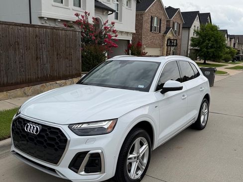 Used 2024 Audi Q5 e Prestige w/ Prestige Package AWD/4WD image 2