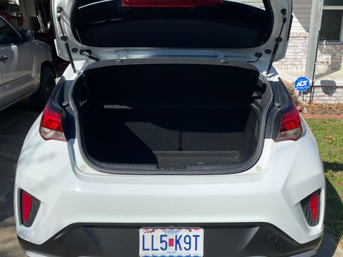 Used 2019 Hyundai Veloster Turbo image 13