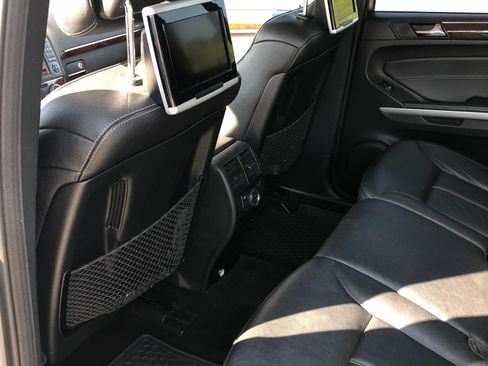 Used 2011 Mercedes-Benz GL 550 4MATIC image 19