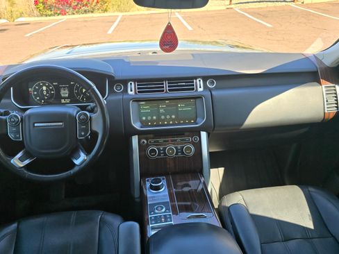 Used 2017 Land Rover Range Rover HSE image 19