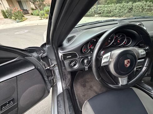 Used 2005 Porsche 911 Carrera image 2