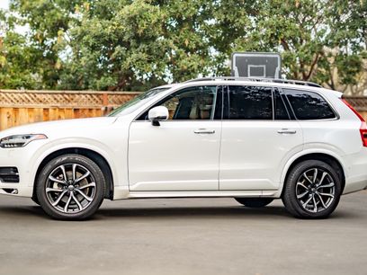 Used 2016 Volvo XC90 T6 Momentum