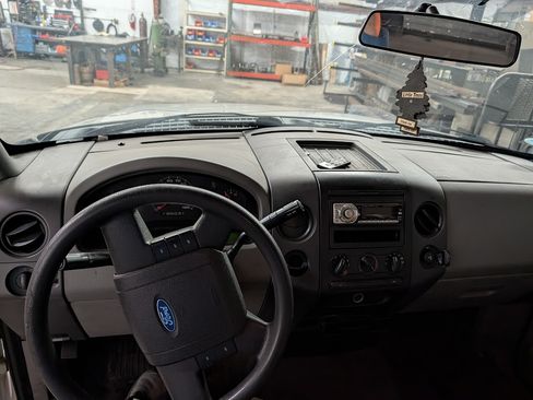 Used 2005 Ford F150 XL image 10