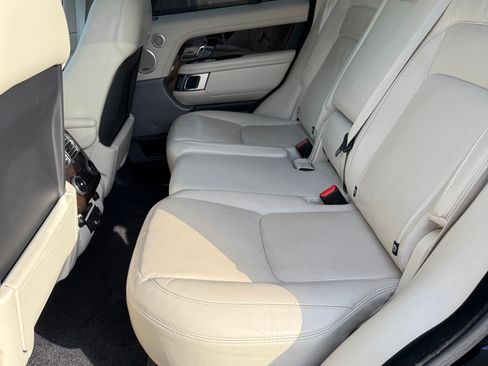 Used 2018 Land Rover Range Rover Supercharged image 11