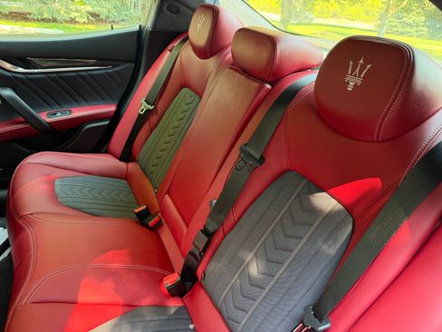 Used 2019 Maserati Ghibli S GranLusso AWD/4WD image 12