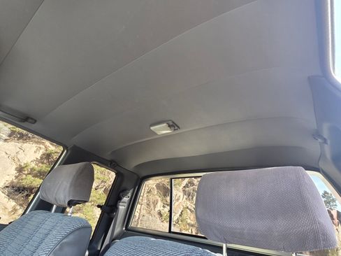 Used 1993 Toyota Pickup Deluxe image 25