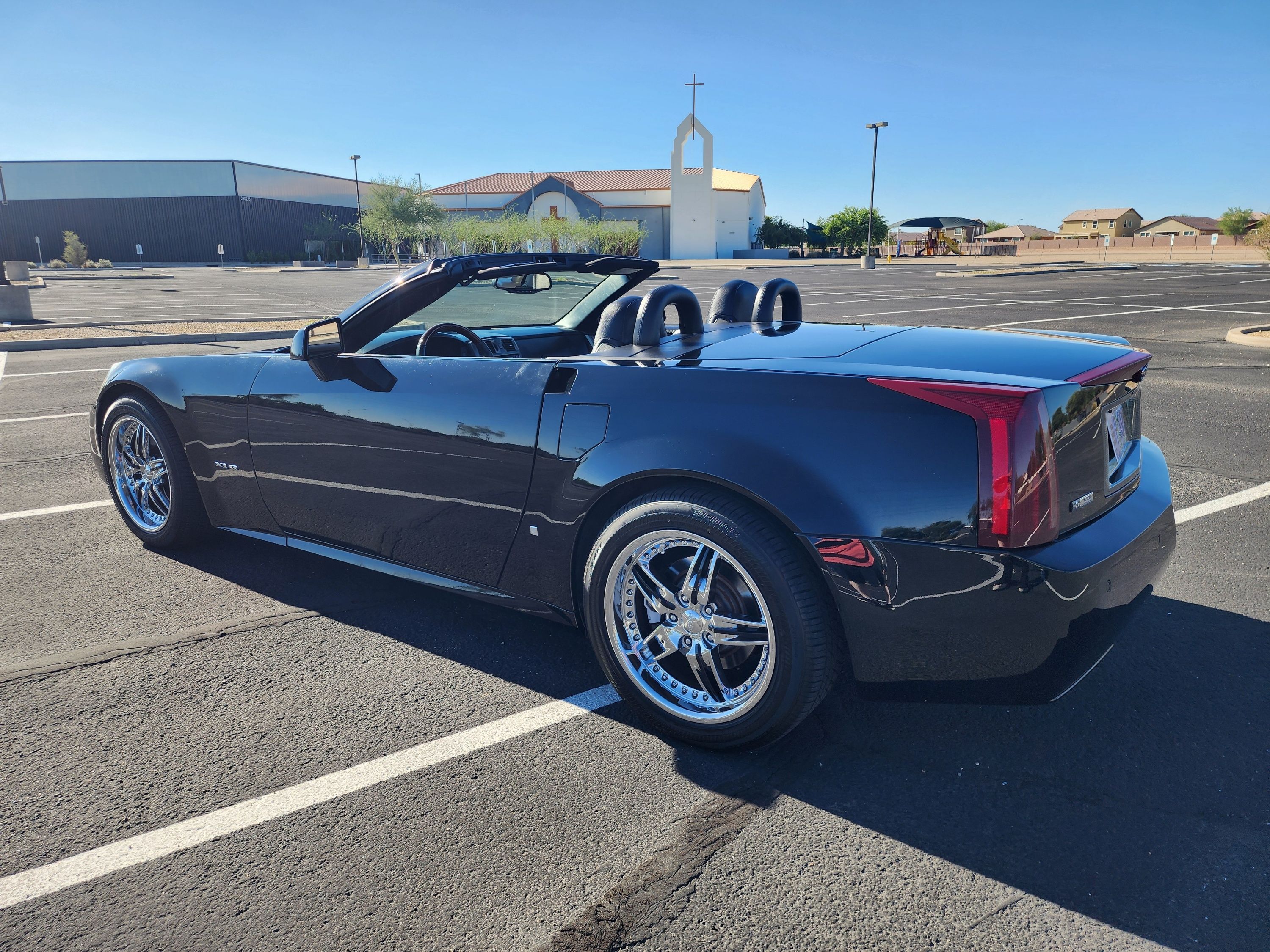 Used 2008 Cadillac XLR RWD image 10