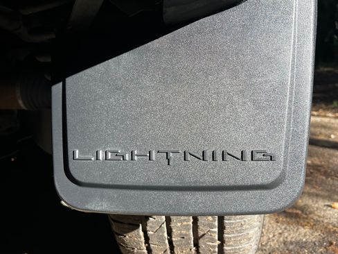 Used 2023 Ford F150 Lightning Platinum image 13