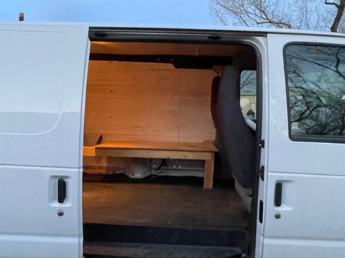 Used 2014 Ford E-150 and Econoline 150 image 5