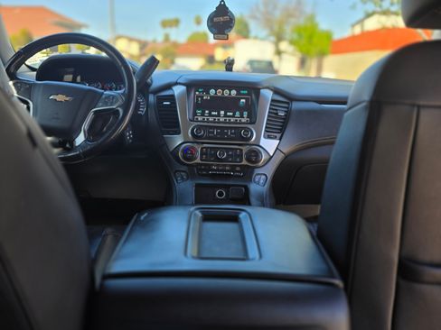 Used 2019 Chevrolet Suburban LT image 16