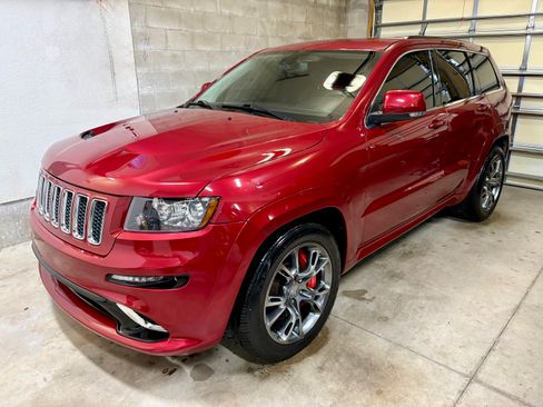 Used 2012 Jeep Grand Cherokee SRT8 w/ Luxury Group II image 31