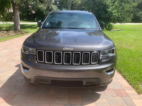 Used 2019 Jeep Grand Cherokee Laredo w/ Laredo X Package image 1