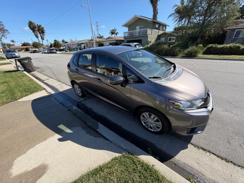 Used 2017 Honda Fit LX image 1
