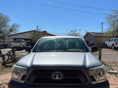Used 2014 Toyota Tacoma 2WD Regular Cab image 11