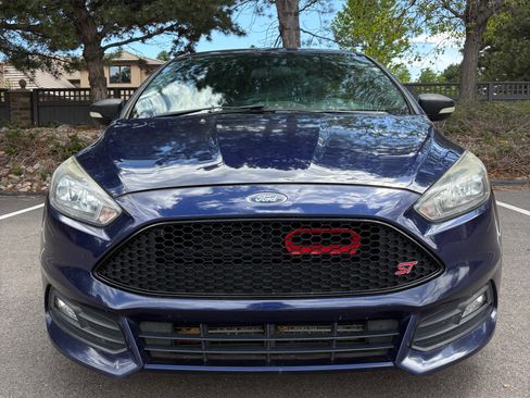 Used 2017 Ford Focus ST FWD image 4