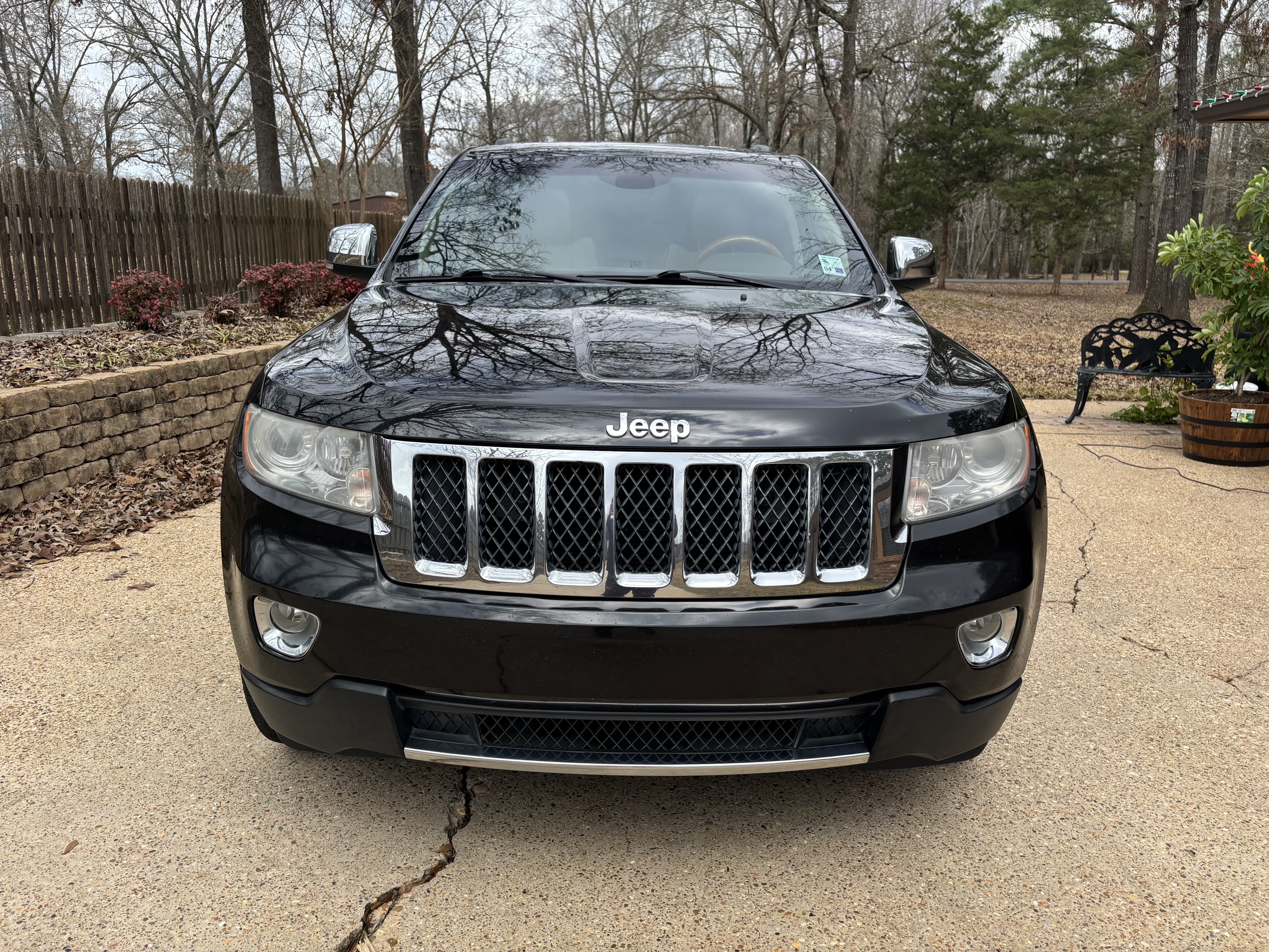 Used 2011 Jeep Grand Cherokee Overland RWD image 8
