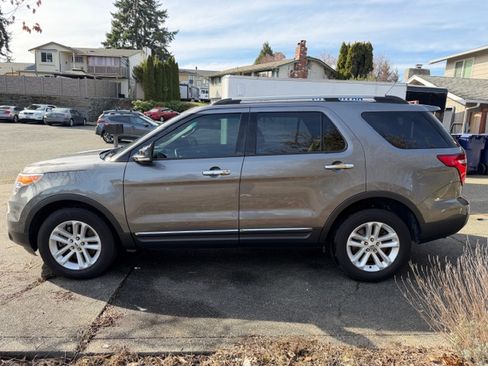 Used 2014 Ford Explorer XLT w/ Equipment Group 202A image 1