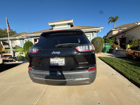 Used 2019 Jeep Cherokee Limited image 11