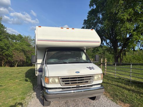 Used 1996 Ford E-350 and Econoline 350 RWD image 2