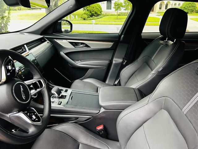 Used 2026 Jaguar F-PACE R-Dynamic S AWD/4WD image 8