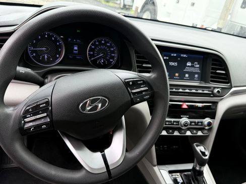 Used 2020 Hyundai Elantra SEL FWD image 19