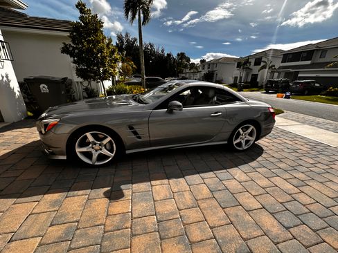 Used 2013 Mercedes-Benz SL 550 image 6