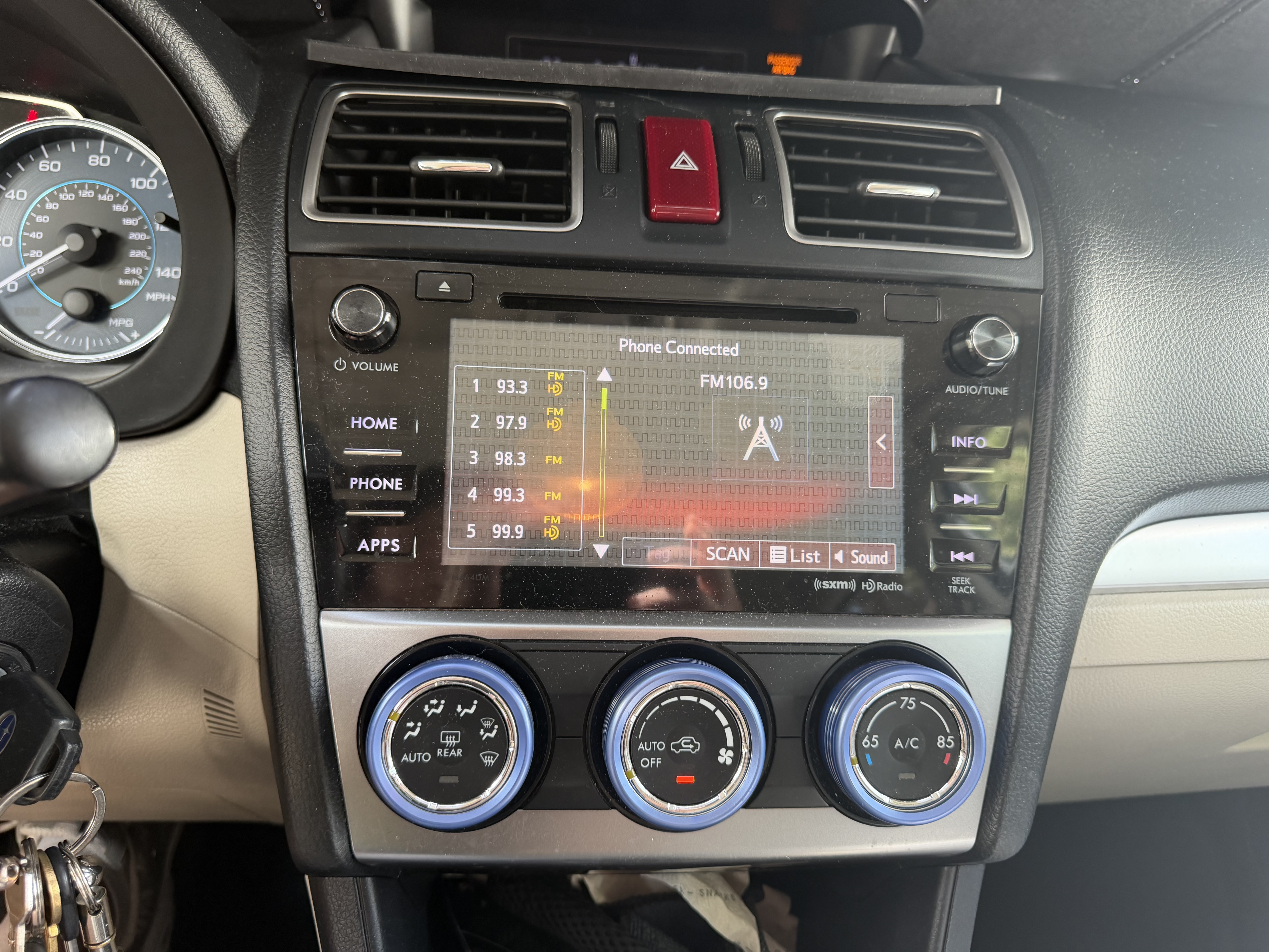Used 2015 Subaru Crosstrek 2.0i Limited AWD/4WD image 9