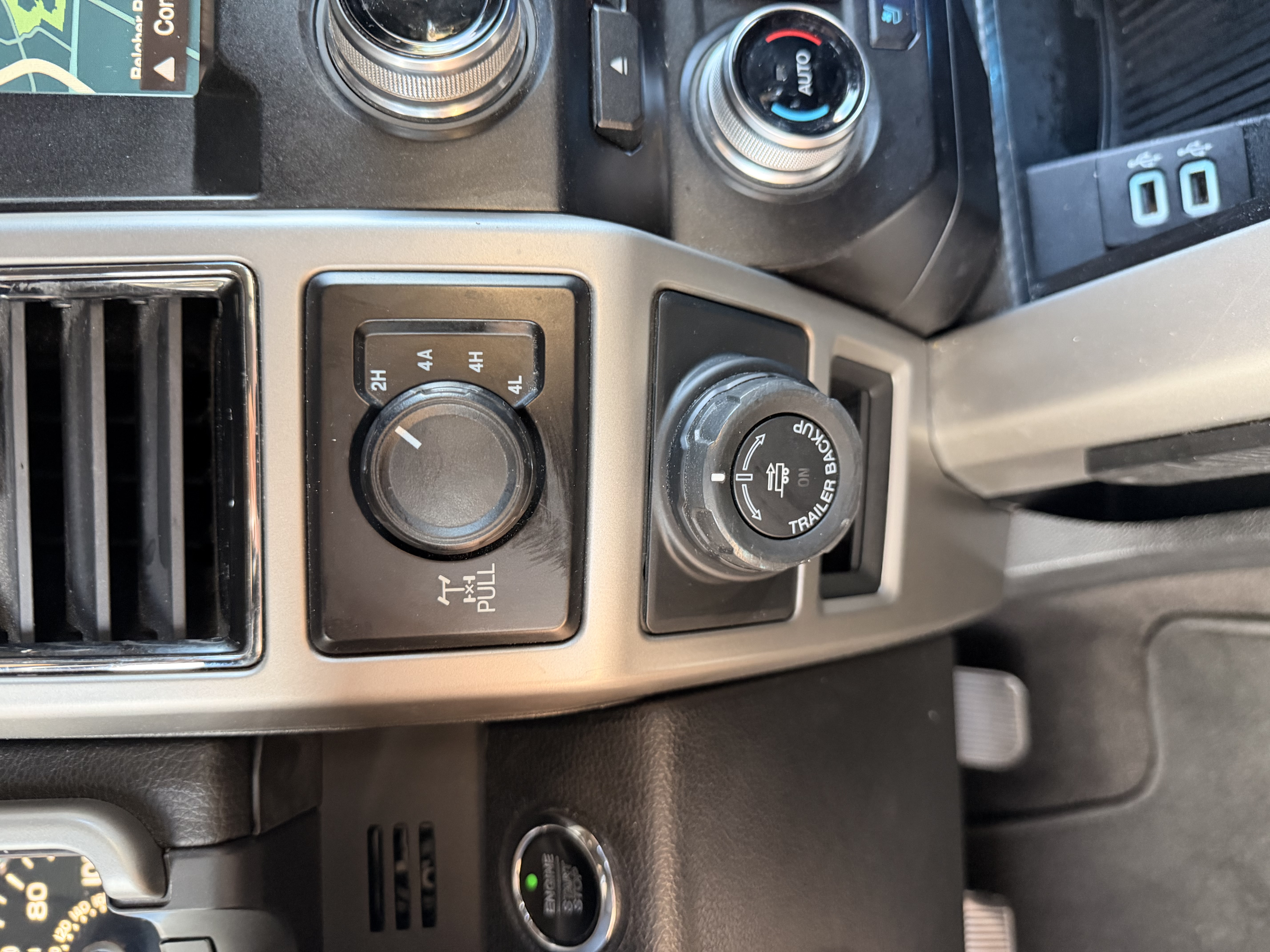 Used 2018 Ford F150 Lariat w/ Equipment Group 502A Luxury AWD/4WD image 8