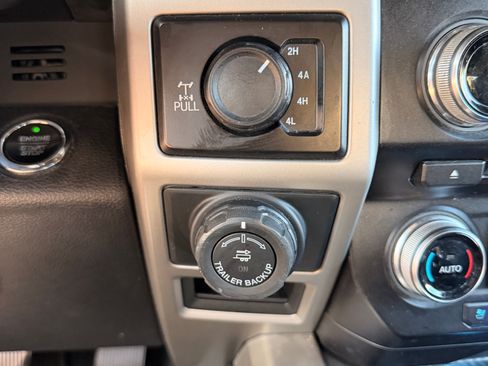 Used 2018 Ford F150 Lariat w/ Equipment Group 502A Luxury AWD/4WD image 8