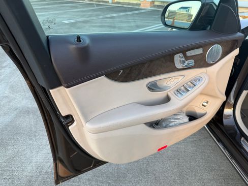 Used 2017 Mercedes-Benz C 300 Sedan image 13